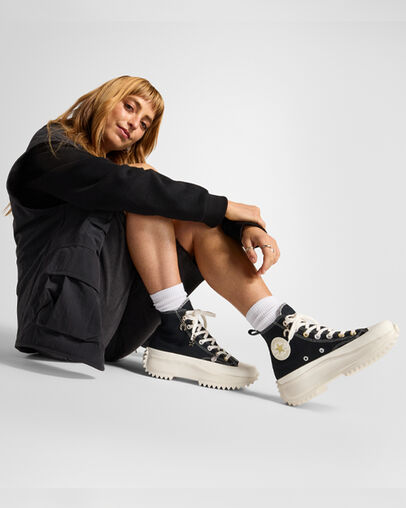 Black / Gold Converse Run Star Hike Charms Women Sneakers Singapore | C-83076419
