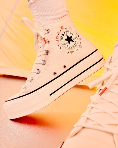 White Converse Chuck Taylor All Star Lift Women Platform Shoes Singapore | C-48716059