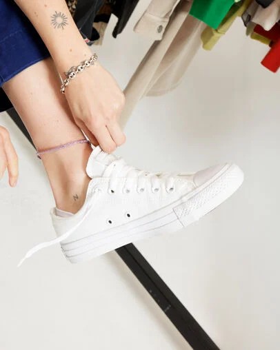 White Converse Chuck Taylor All Star Men Canvas Shoes Singapore | C-04825619